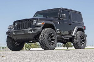 Jeep Wrangler Contoured Drop Steps - Rough Country - Drop step design - Textured Black - '18-'25